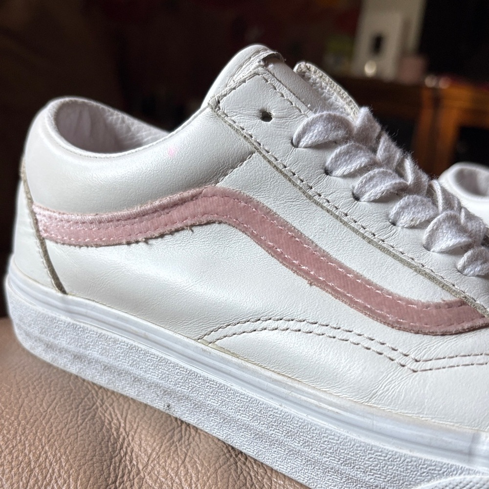 Vans Classic White leather and Pink Sneakers - Picture 7 of 8